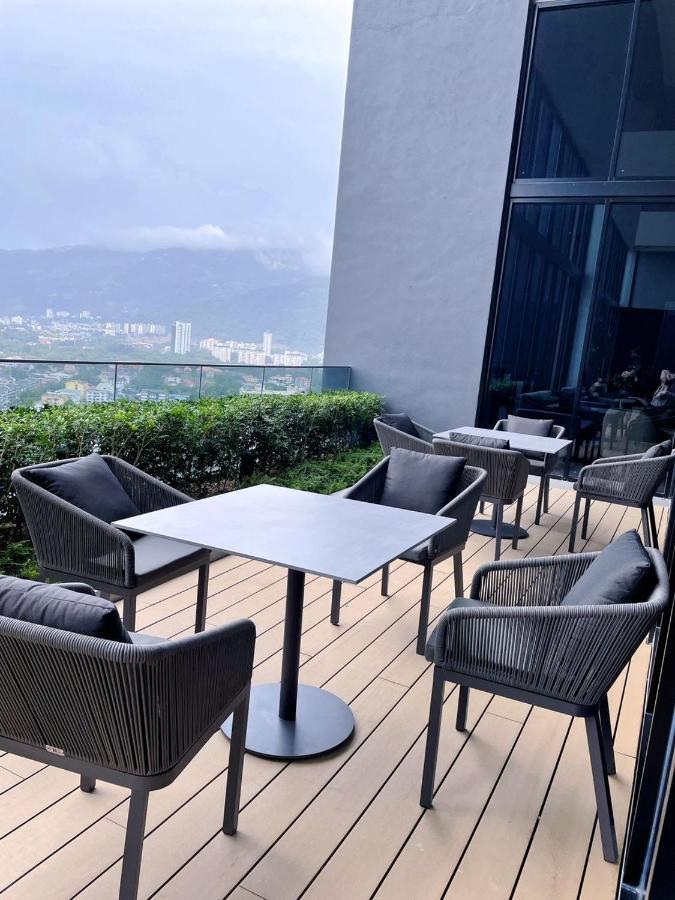 13A Beacon Executive Suites #Rooftoppool #Luxurysuites George Town Exterior foto