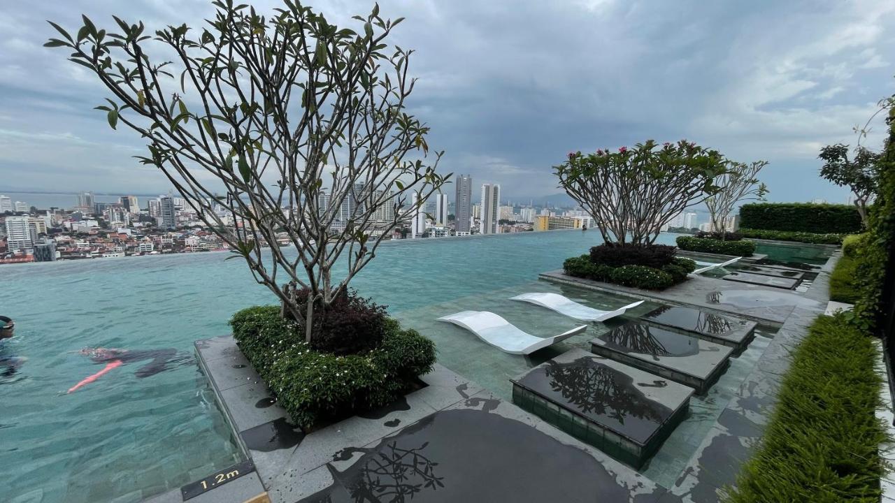 13A Beacon Executive Suites #Rooftoppool #Luxurysuites George Town Exterior foto