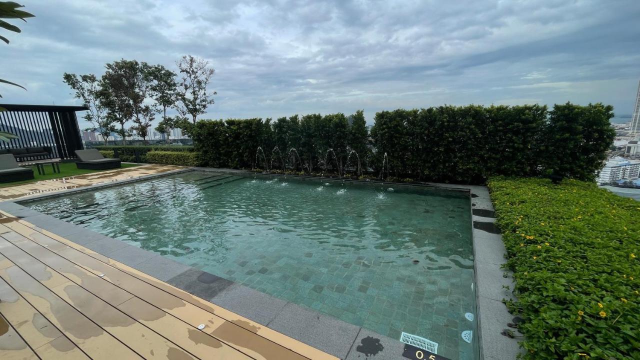 13A Beacon Executive Suites #Rooftoppool #Luxurysuites George Town Exterior foto